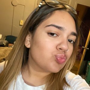 Meet your Posher, Briana